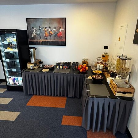 Ieki Kepler Club Riga Airport Hotel - Landside Public Area מראה חיצוני תמונה